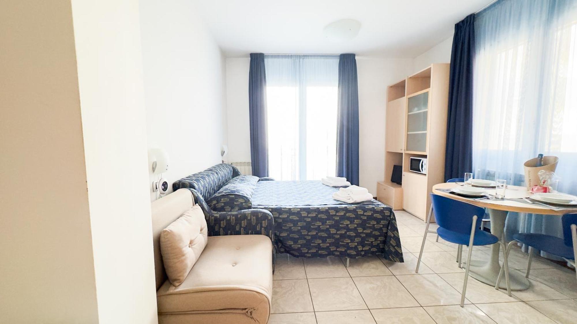 Le Due Farfalle Di Luciana Granella Monica E Deborah Albertin Apartment