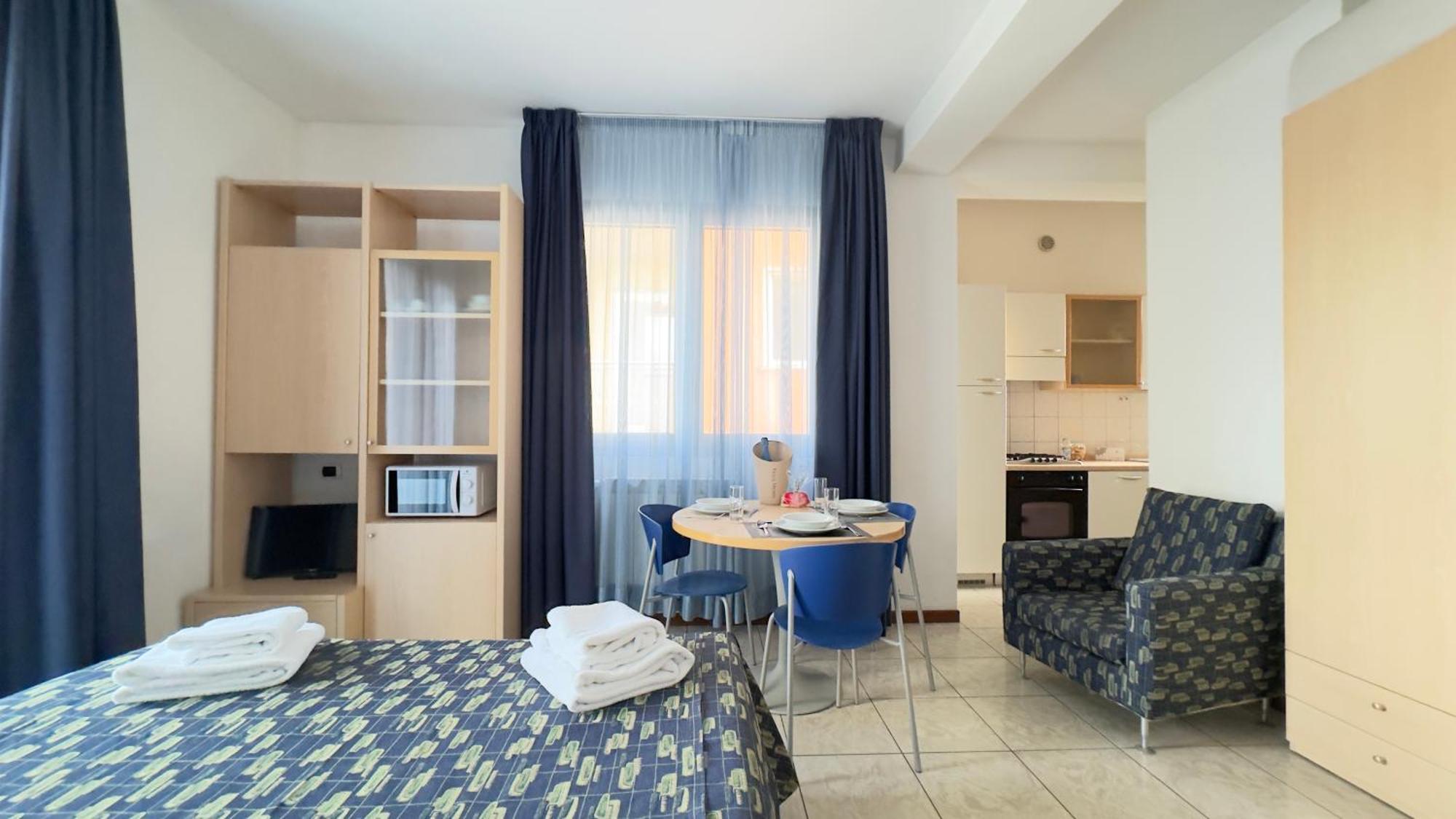 Le Due Farfalle Di Luciana Granella Monica E Deborah Albertin Apartment *